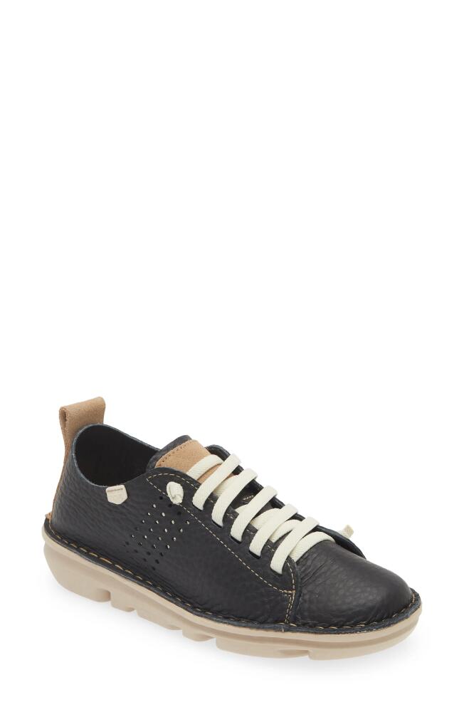 On Foot 30250 Silken Low Top Sneaker in Black Cover