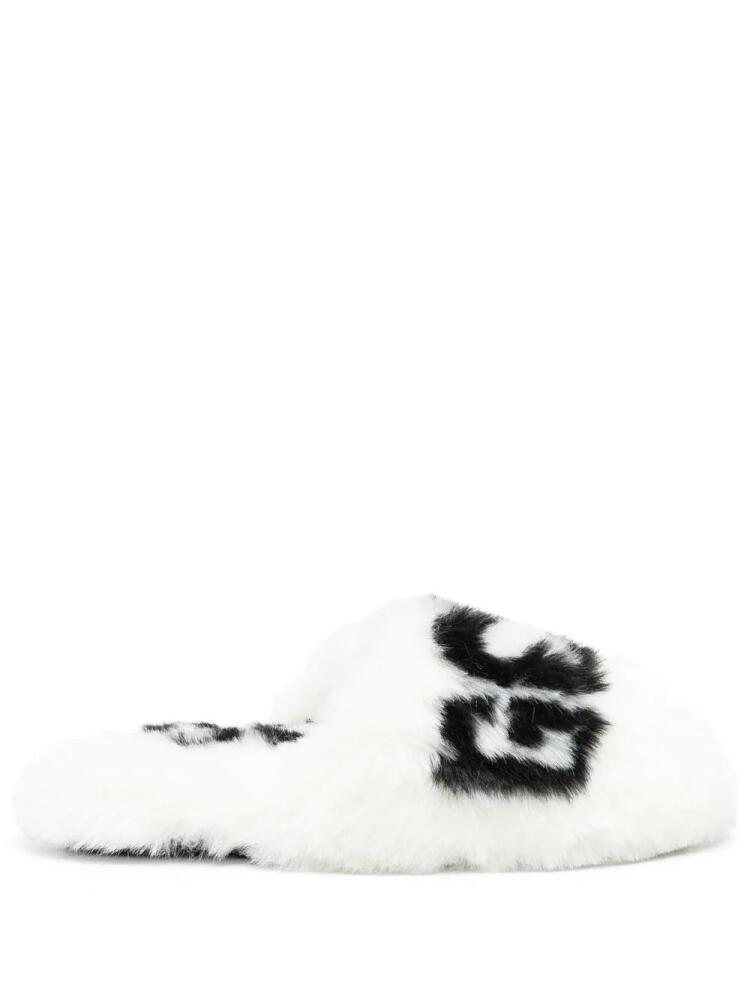 GCDS logo-print faux-fur slippers - White Cover