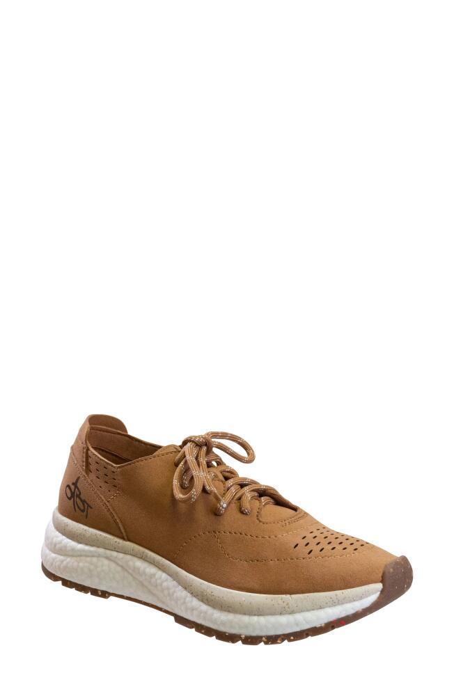 OTBT Free Sneaker in Camel Cover