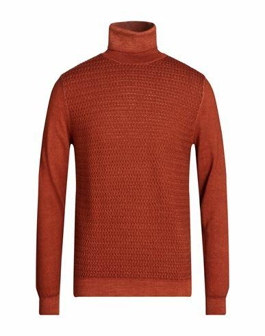 L. b.m. 1911 Man Turtleneck Rust Wool Cover