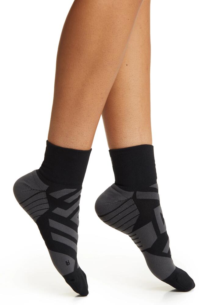 On Performance Quarter Crew Socks in Black/Shadow Cover