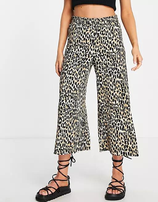 River Island shirred waist culotte pants in brown leopard print Cover