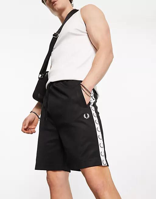 Fred Perry taped tricot short in black Cover