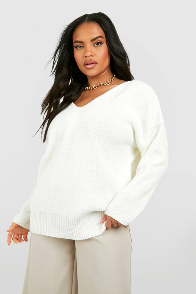 boohoo Womens Plus Sweater V Neck Detail Front And Back - White Cover