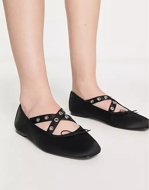 Stradivarius cross strap ballet shoe in black Cover