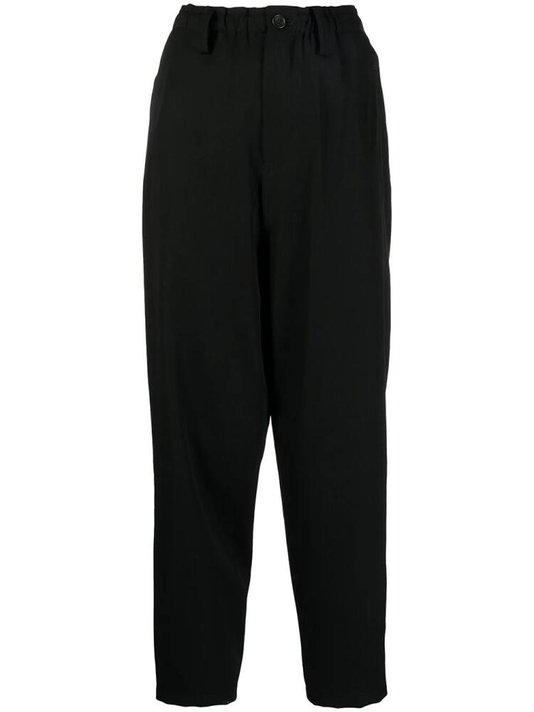 Yohji Yamamoto cropped tapered-leg trousers - Black Cover