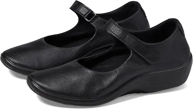 Arcopedico Thy (Black) Women's Shoes Cover