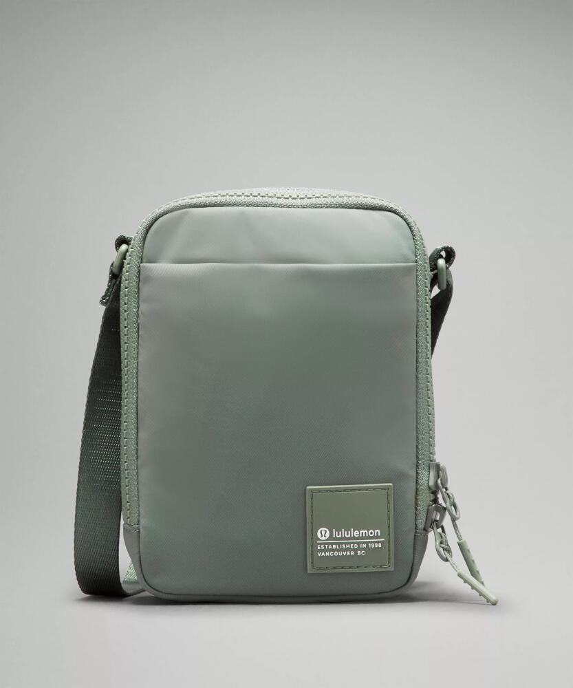 lululemon - Easy Access Crossbody Bag 1.5L - Green/Grey Eucalyptus Cover