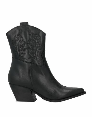 Geneve Woman Ankle boots Black Leather Cover