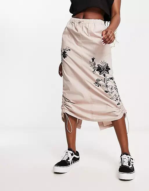 ASOS DESIGN side ruched cargo maxi skirt with embroidery-Pink Cover