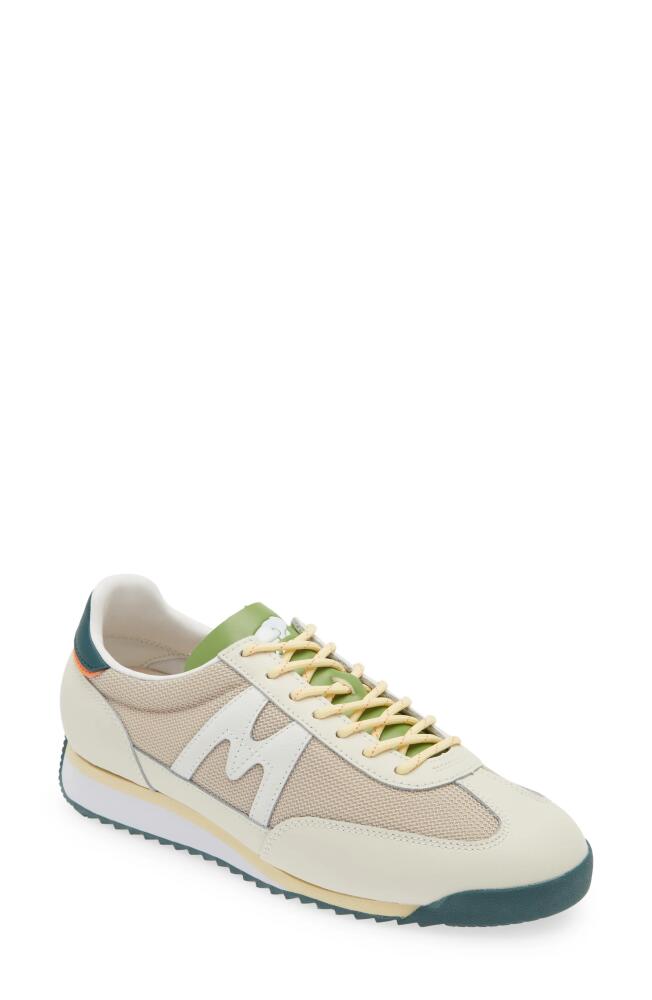 Karhu Gender Inclusive Mestari Sneaker in Whitecap Gray/Hot Pink Cover