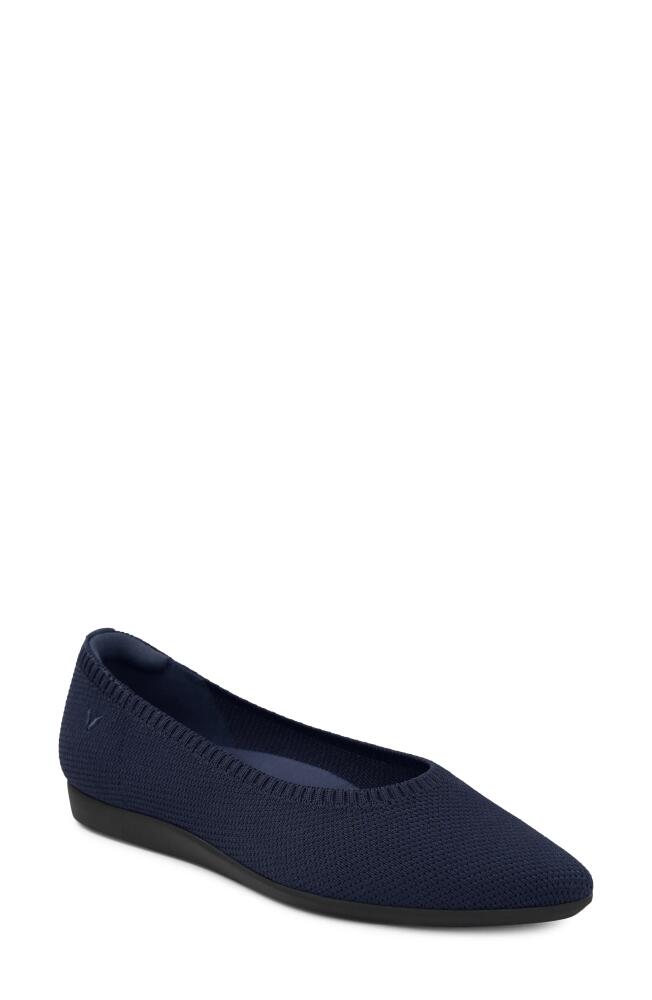 VIVAIA Aria Walker Pointed Toe Flat in Navy Cover