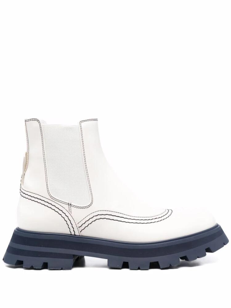 Alexander McQueen Wander Chelsea boots - White Cover