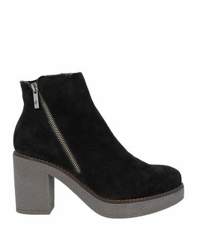 Oroscuro Woman Ankle boots Black Leather Cover