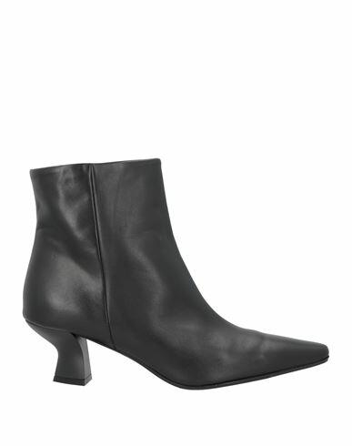 Carmens Woman Ankle boots Black Leather Cover