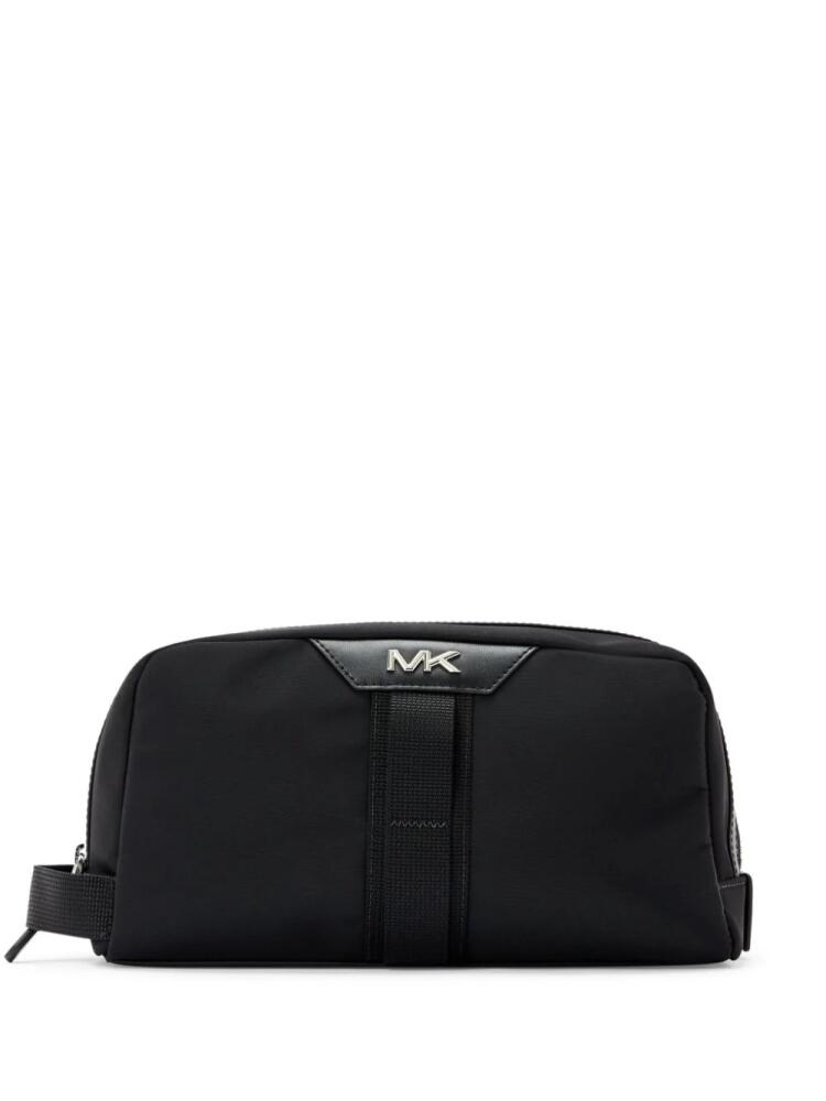 Michael Kors Brooklyn toiletry bag - Black Cover