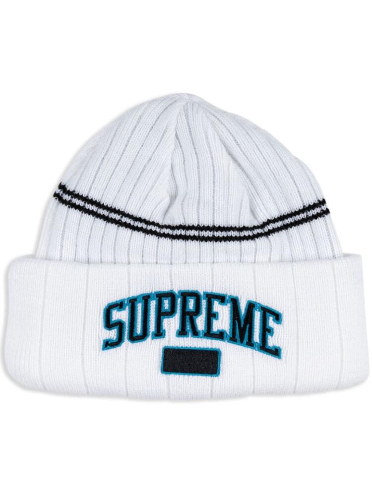 Supreme logo-embroidered beanie - White Cover