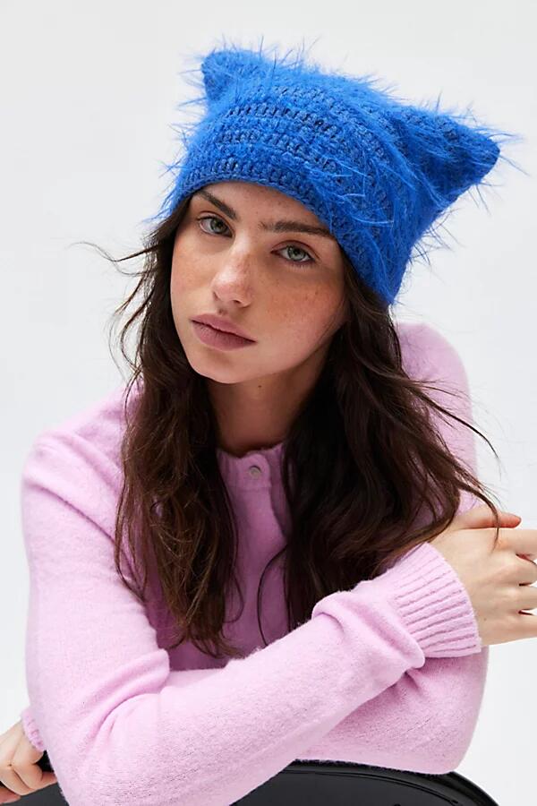 Mylo Fuzzy Beanie in Blue Cover