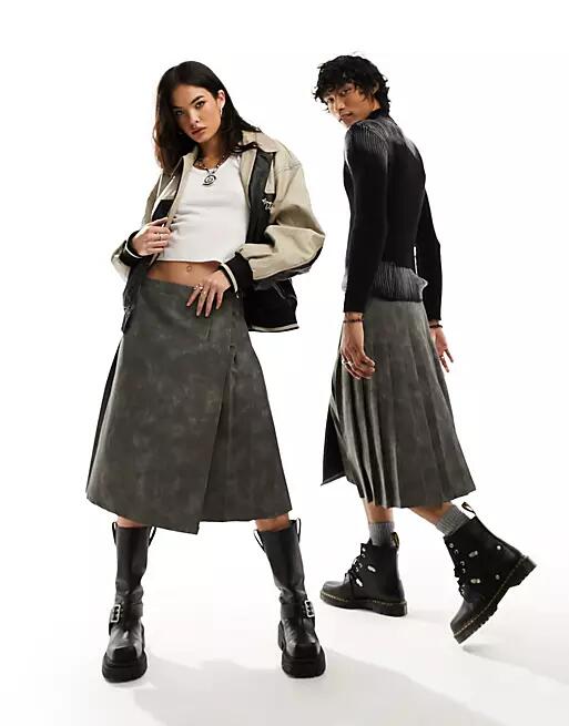 Reclaimed Vintage unisex midi kilt skirt in washed faux leather-Black Cover