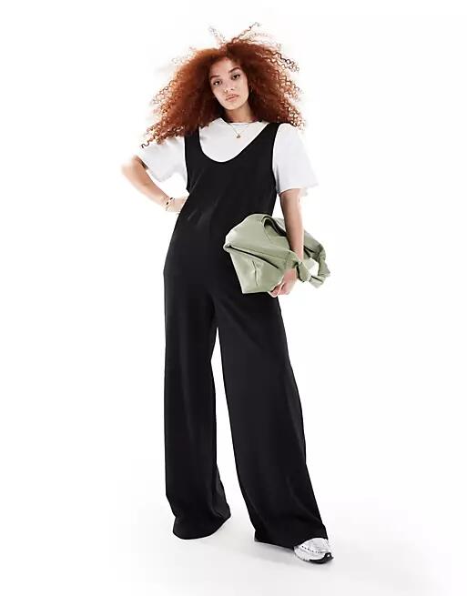 ASOS DESIGN 2 in 1 pinny jumpsuit with wide leg in black Cover