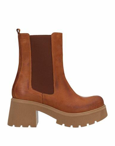 Divine Follie Woman Ankle boots Camel Soft Leather Cover