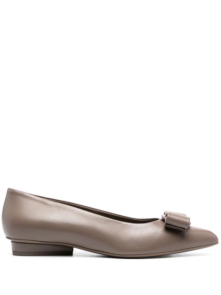 Ferragamo Viva pointed-toe flats - Neutrals Cover