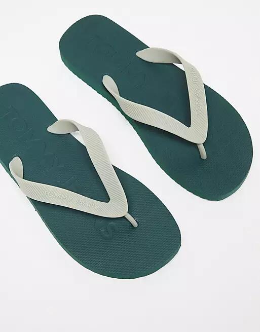 Tommy Jeans beach flip flops in green Cover