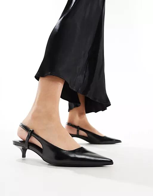 Pull & Bear pointed toe slingback kitten heels in black Cover