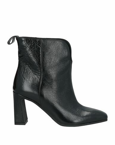 Carmens Woman Ankle boots Black Leather Cover