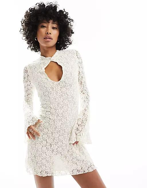 Motel silvanna key hole lace long sleeve mini dress in ivory-White Cover