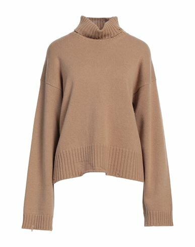 Solotre Woman Turtleneck Camel Wool Cover