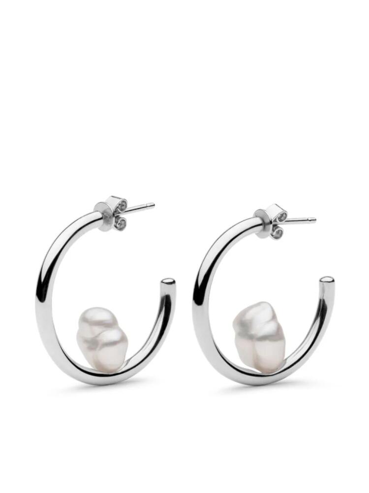 AUTORE MODA 9kt white gold Camille pearl hoop earrings Cover