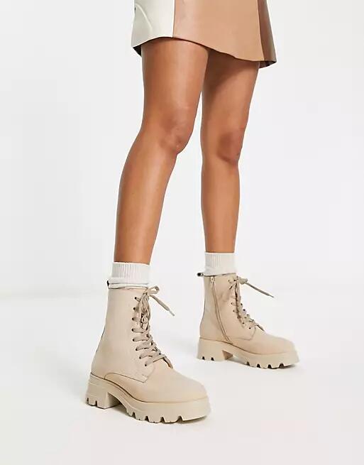 London Rebel Leather drench lace up boot in camel-Neutral Cover