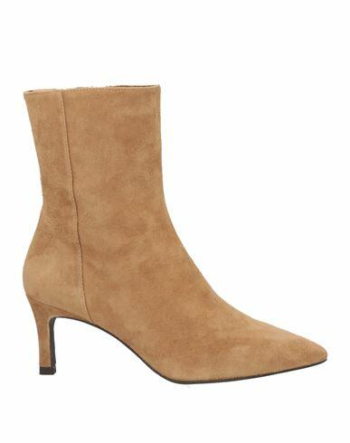 Unisa Woman Ankle boots Camel Leather Cover