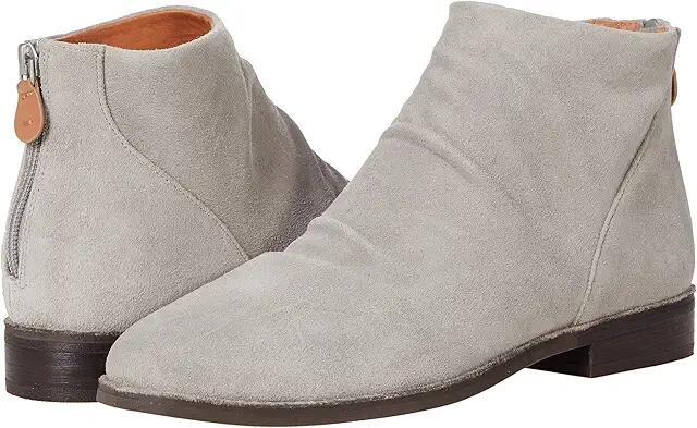 Gentle Souls by Kenneth Cole Emma Zip Bootie (Oyster) Women's Shoes Cover