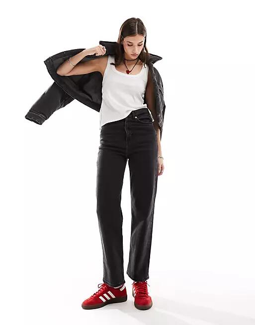 Monki Zami high waist straight leg jeans in black Cover