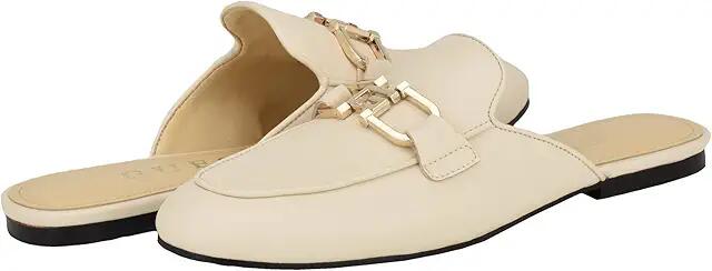 GUESS Bommiya (Ivory) Women's Flat Shoes Cover