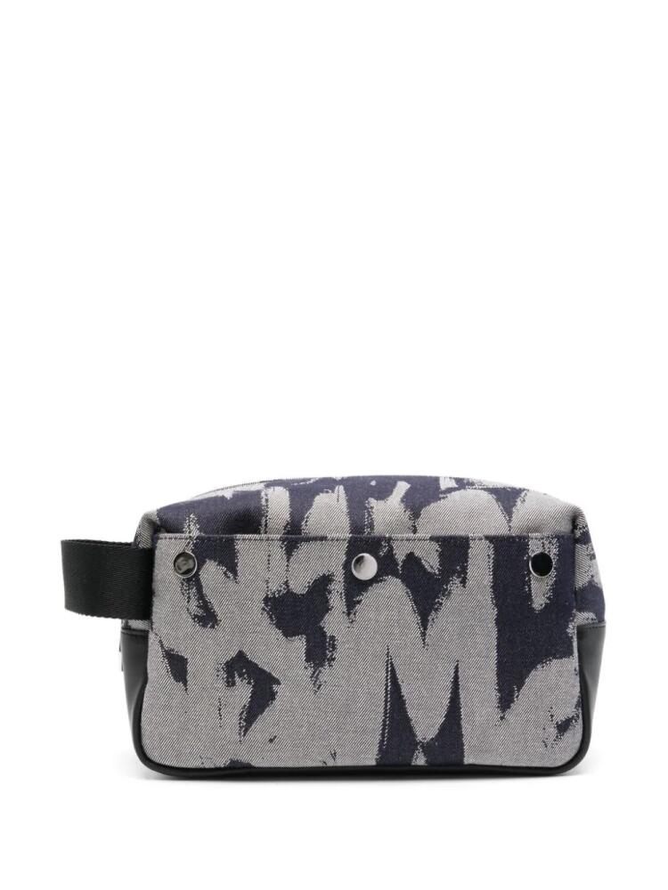 Alexander McQueen logo-print wash bag - Blue Cover