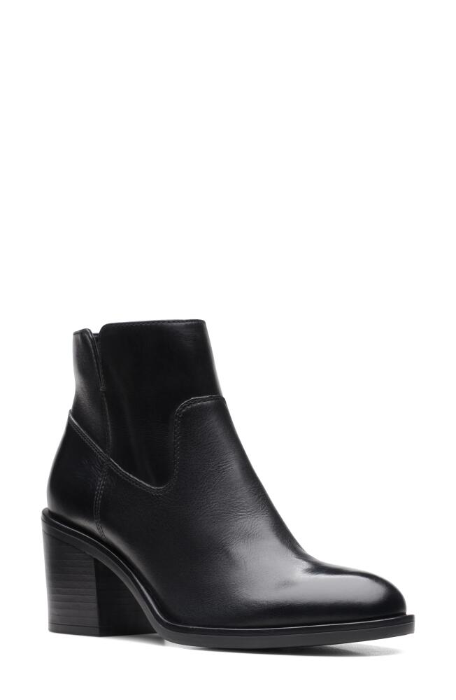 Clarks(r) Valvestino Lo Bootie in Black Leather Cover