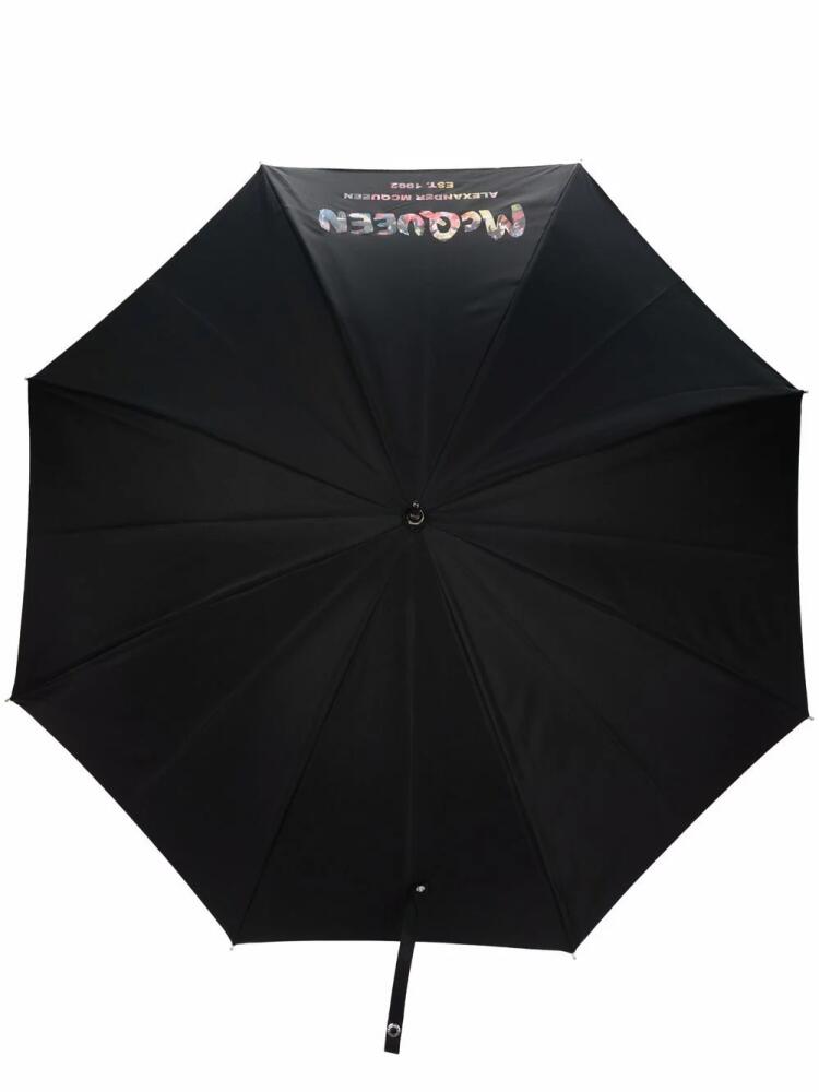 Alexander McQueen logo-print detail umbrella - Black Cover