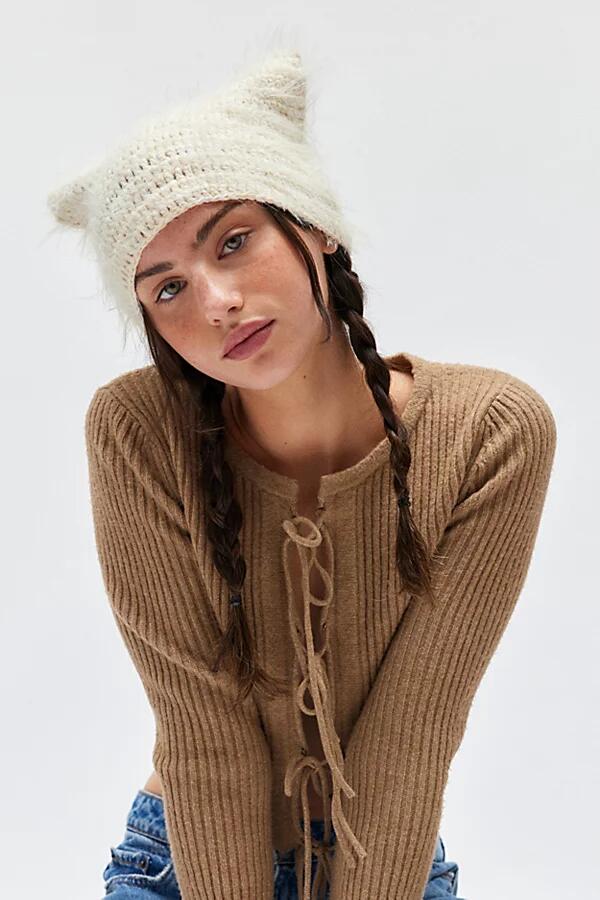 Mylo Fuzzy Beanie in Ivory Cover