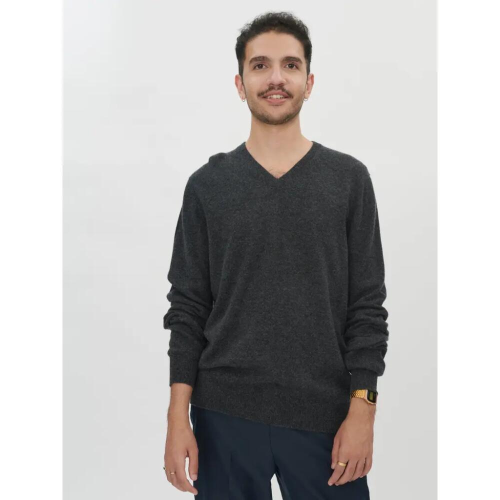 Gobi Cashmere V-Neck Sweater in Charcoal Cover