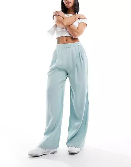 ASOS DESIGN wide leg pants in light blue Cover