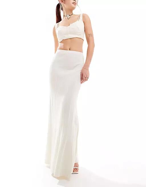 4th & Reckless knit ribbed fishtail maxi skirt in cream-White Cover