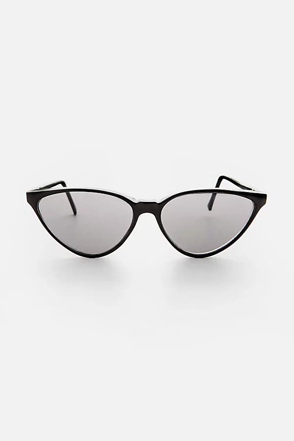 Sunglass Museum Vintage Sandy Pointy Cat Eye Sunglasses in Black/Gray Cover