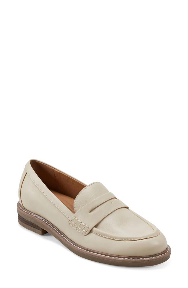 Earth Javas Penny Loafer in Ivory Cover