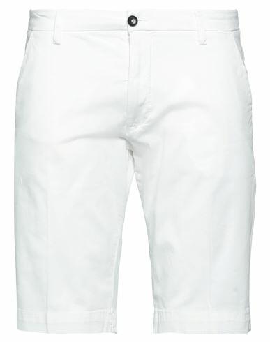 Markup Man Shorts & Bermuda Shorts White Cotton, Elastane Cover