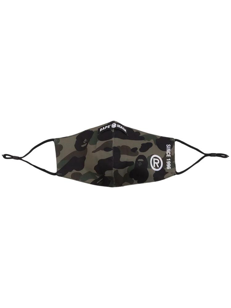 A BATHING APE® camouflage-print face mask - Green Cover