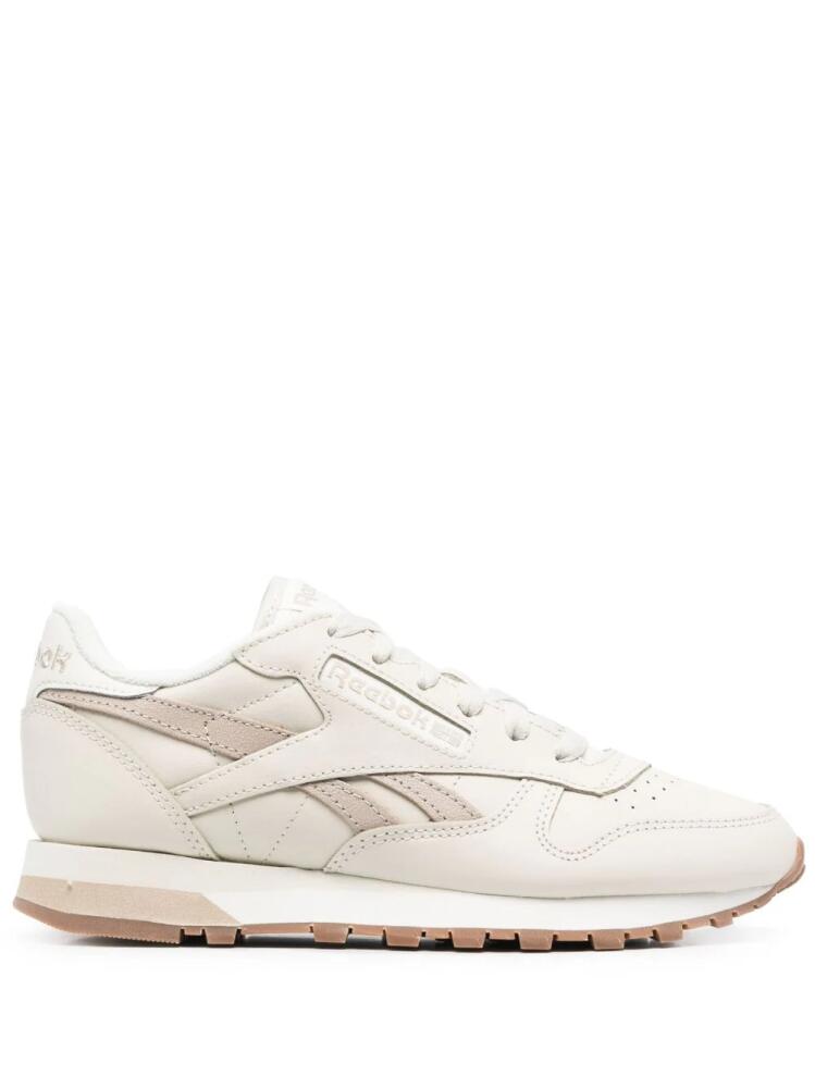 Reebok logo-patch low-top sneakers - Neutrals Cover