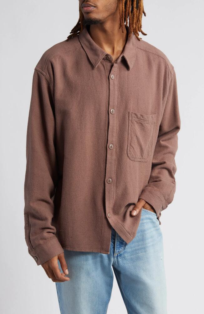 Elwood '90s Flannel Button-Up Shirt in Cedar Cover